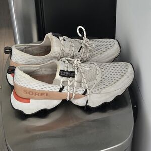 Sorel Womens Cream and Tan Sneakers